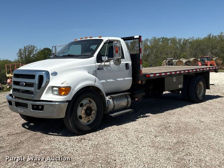 Image of Ford F-650 Primary image