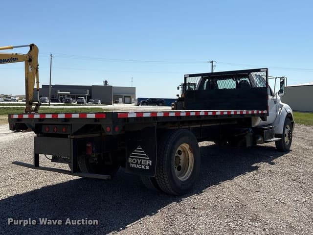 Image of Ford F-650 equipment image 4