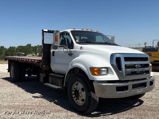 Image of Ford F-650 equipment image 2