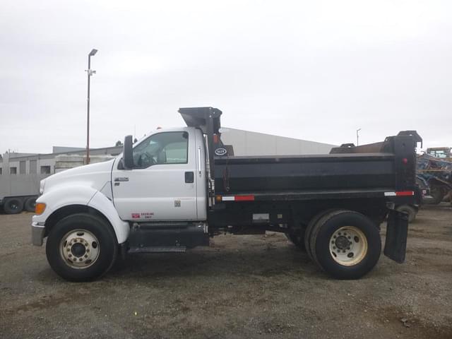 Image of Ford F-650 equipment image 4