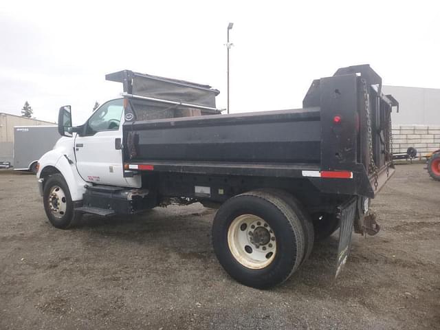 Image of Ford F-650 equipment image 3