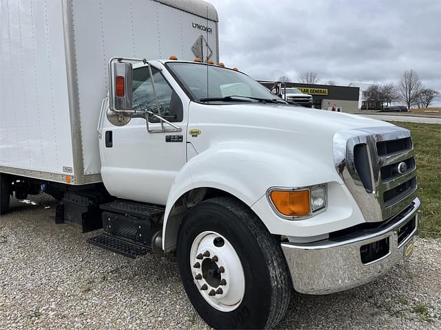 Image of Ford F-650 equipment image 3