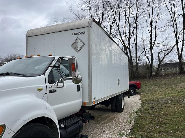 Image of Ford F-650 equipment image 1