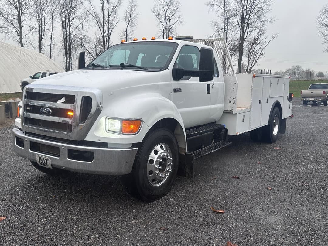 Image of Ford F-650 Primary image