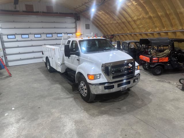 Image of Ford F-650 equipment image 2