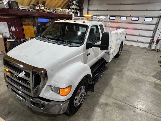 Image of Ford F-650 equipment image 4