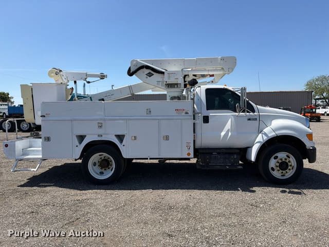 Image of Ford F-650 equipment image 3