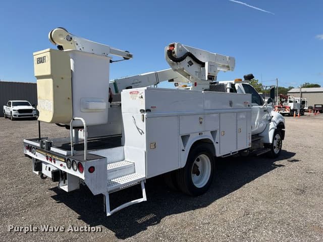 Image of Ford F-650 equipment image 4