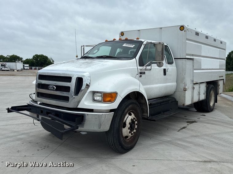 2015 Ford F-650 Equipment Image0