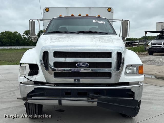Image of Ford F-650 equipment image 1