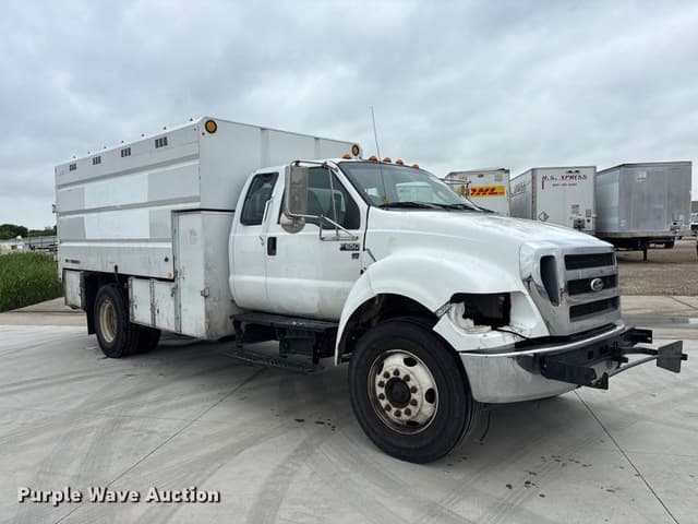 Image of Ford F-650 equipment image 2