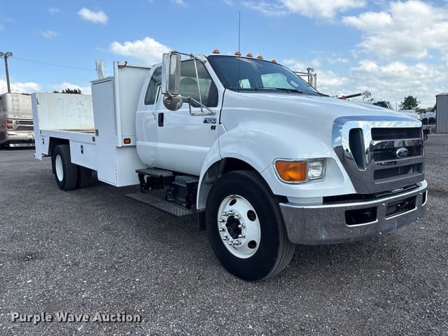 Image of Ford F-650 equipment image 2