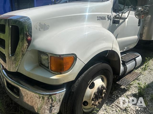 Image of Ford F-650 equipment image 2