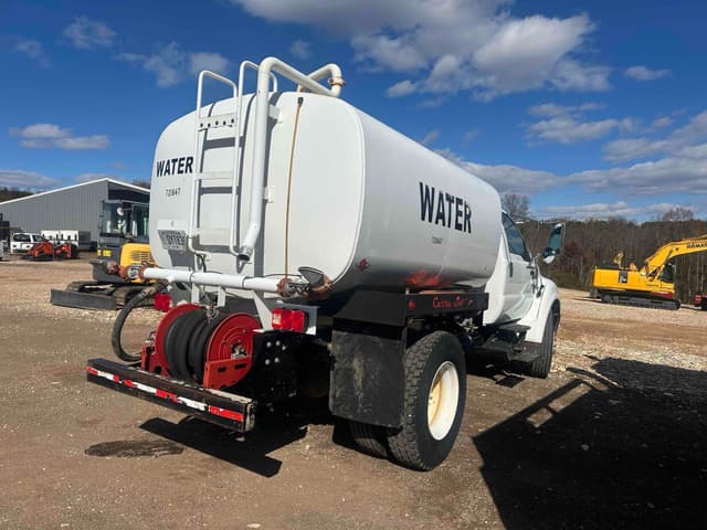 Image of Ford F-650 equipment image 3