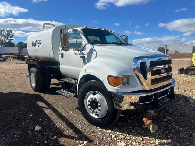 Image of Ford F-650 equipment image 1