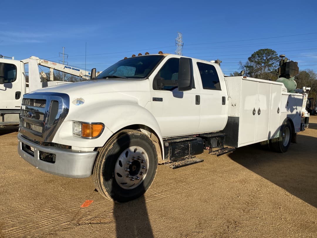 Image of Ford F-650 Primary image