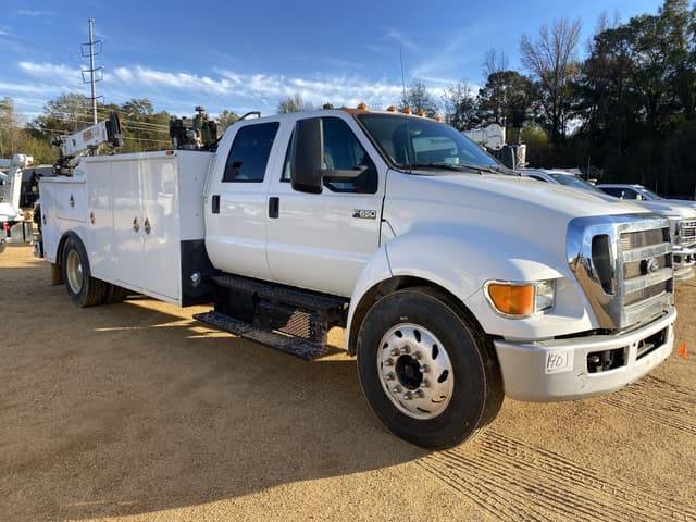 Image of Ford F-650 equipment image 3
