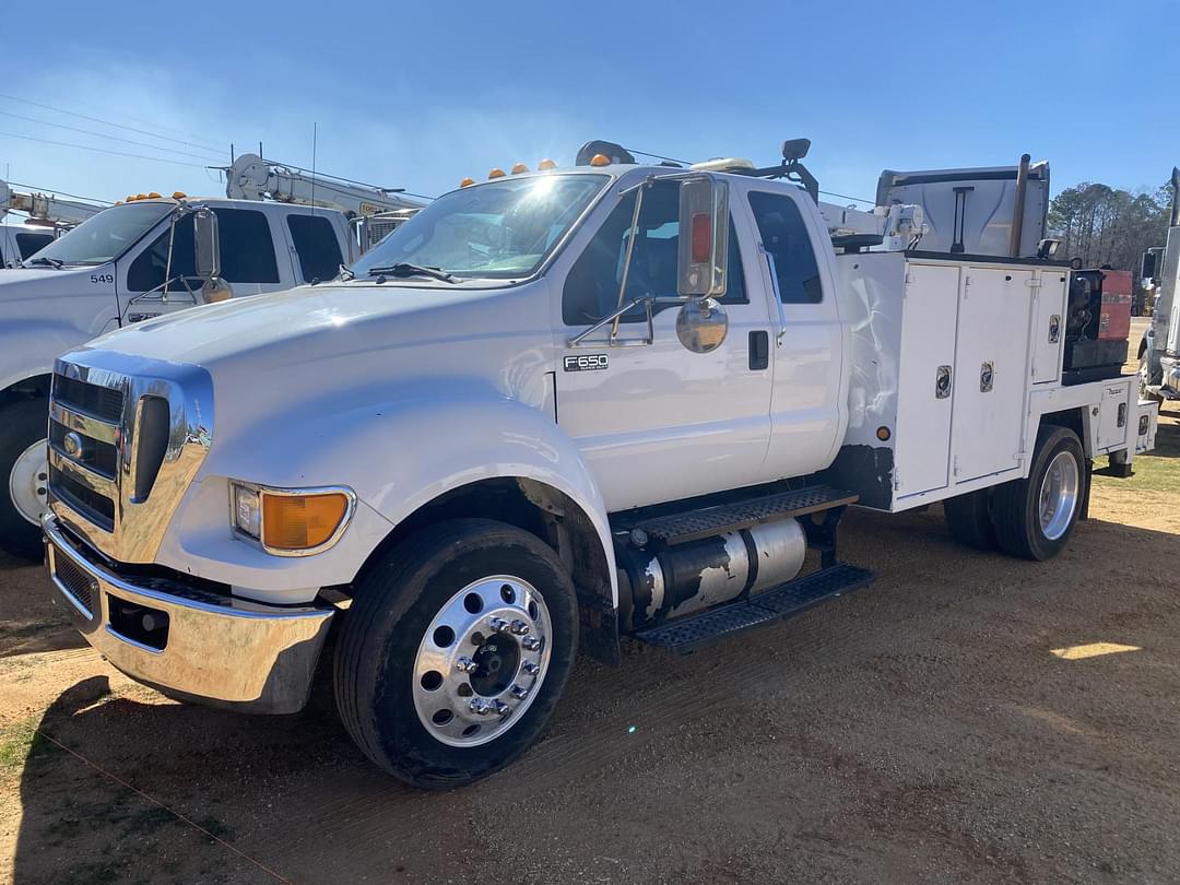 Image of Ford F-650 Primary image