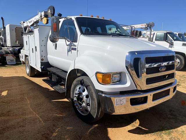 Image of Ford F-650 equipment image 3