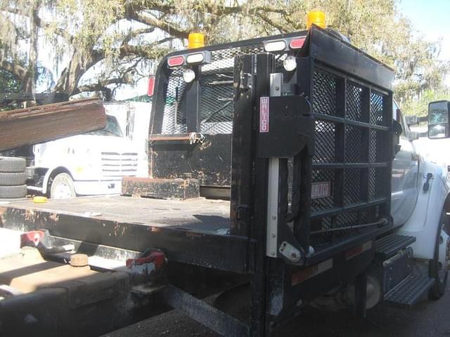 Image of Ford F-650 equipment image 3