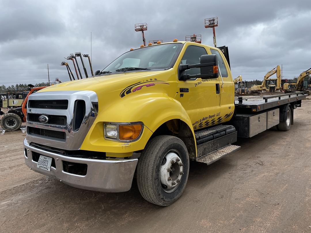 Image of Ford F-650 Primary image