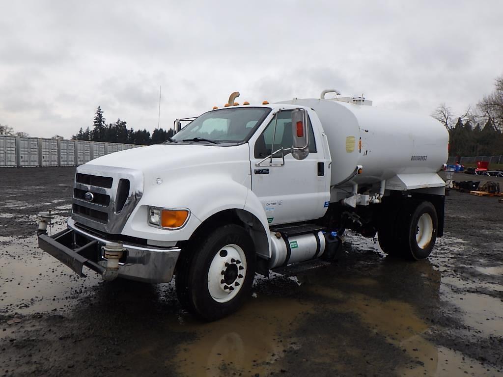 Image of Ford F-750 Primary image