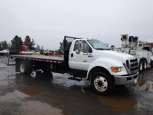 Image of Ford F-750 equipment image 1