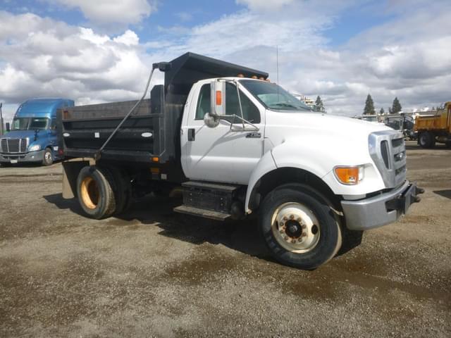 Image of Ford F-750 equipment image 1