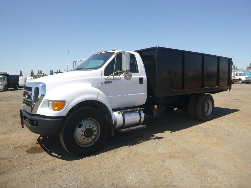 Image of Ford F-750 Primary image
