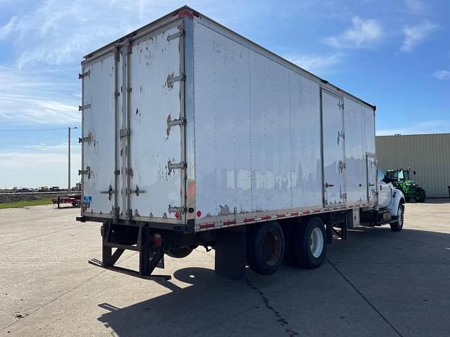 Image of Ford F-750 equipment image 2