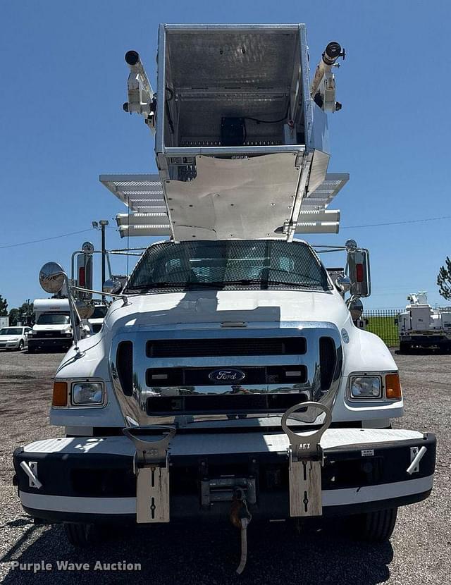 Image of Ford F-750 equipment image 1