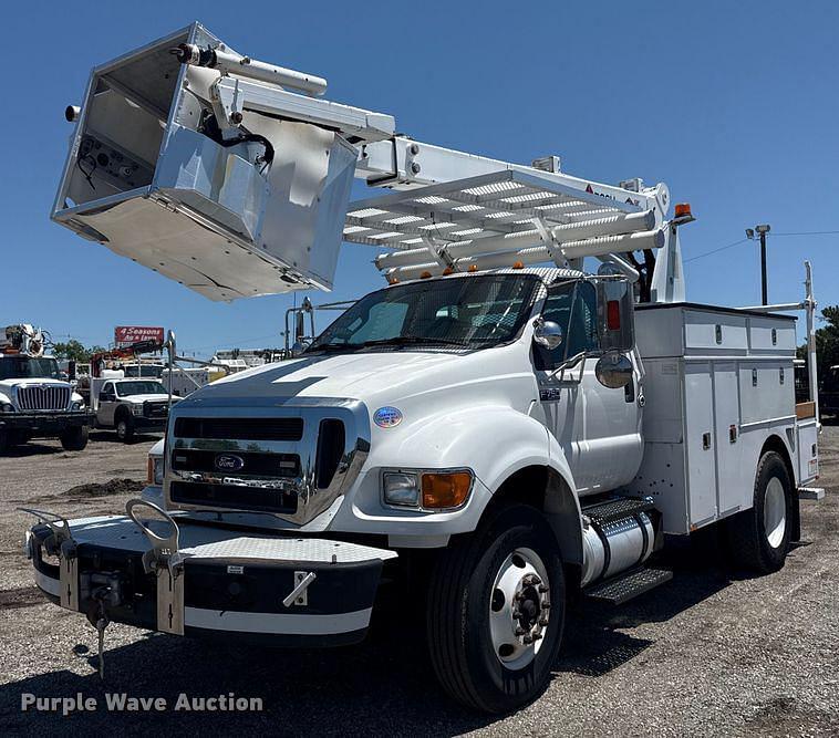 Image of Ford F-750 Primary image