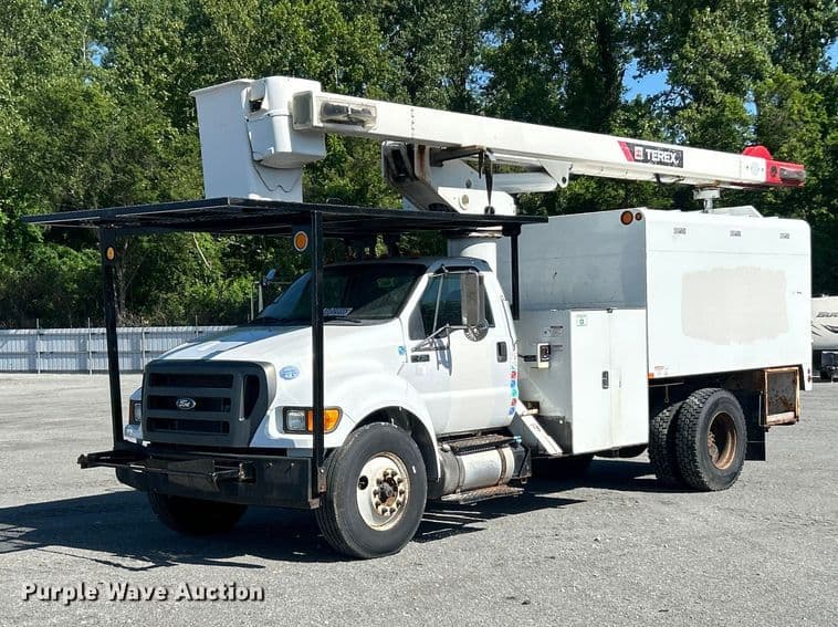 Image of Ford F-750 Primary image