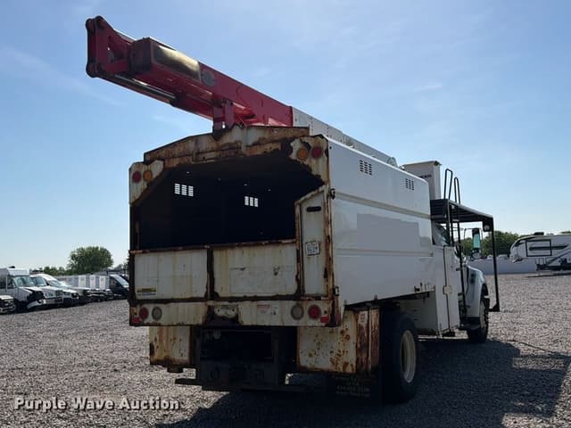 Image of Ford F-750 equipment image 4