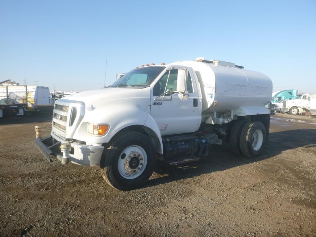Image of Ford F-750 Primary image
