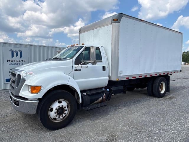 Image of Ford F-750 equipment image 4
