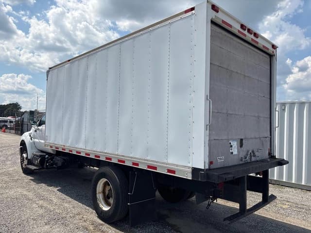 Image of Ford F-750 equipment image 1