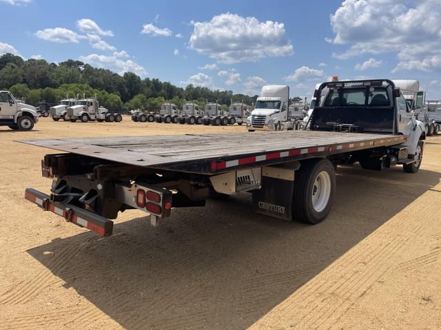 Image of Ford F-750 equipment image 2