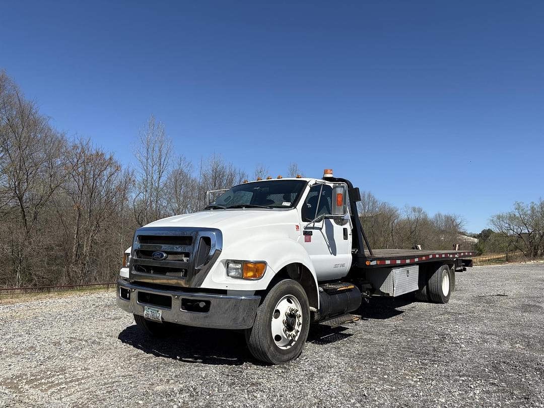 Image of Ford F-750 Primary image