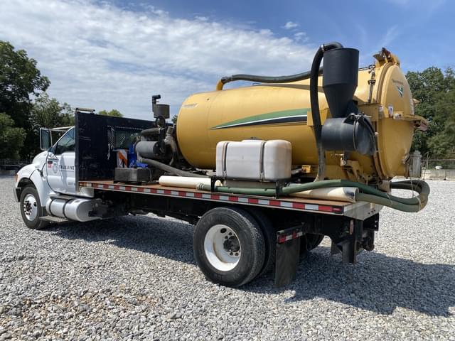Image of Ford F-750 equipment image 1