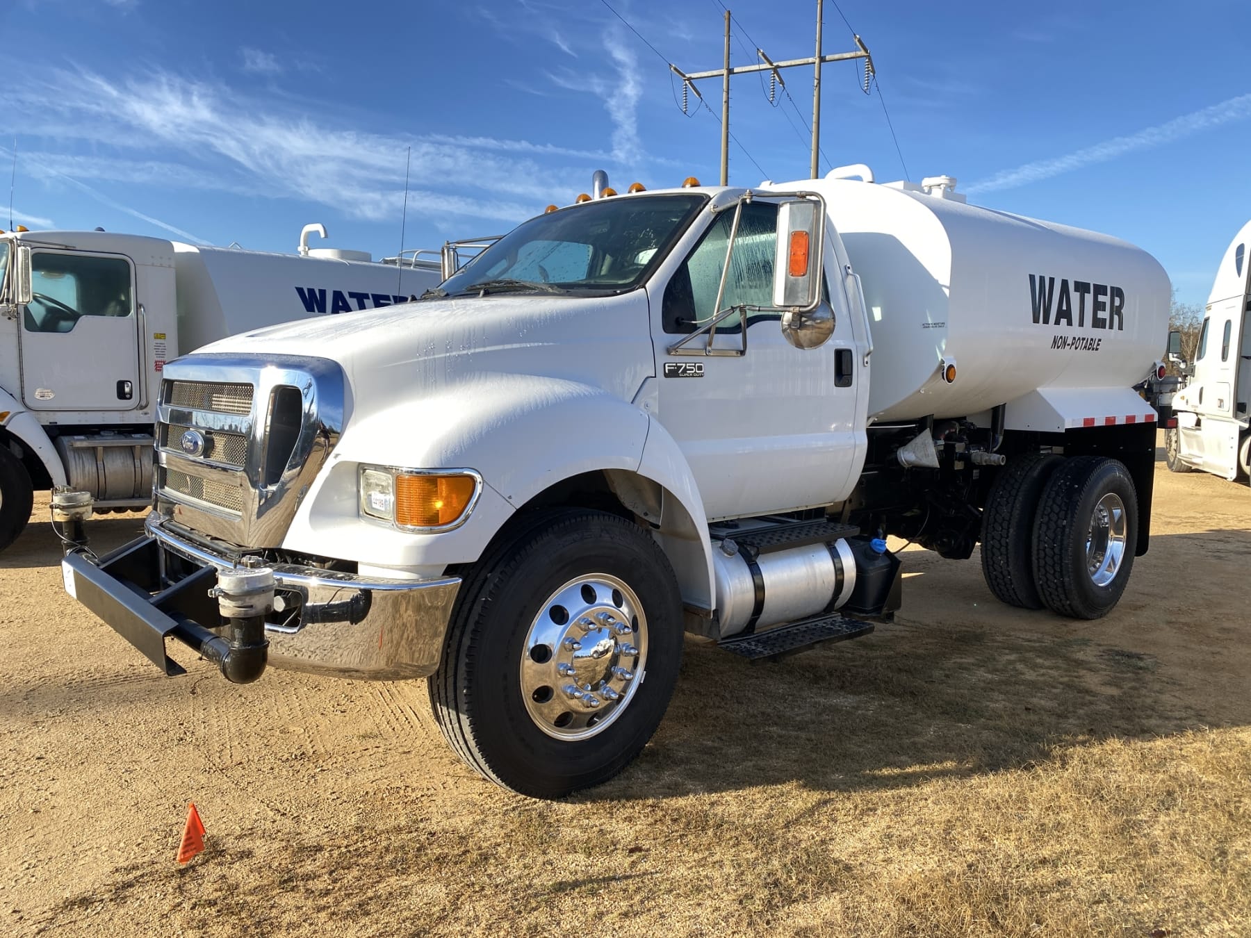 2015 Ford F-750 Equipment Image0