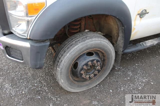 Image of Ford F-550 equipment image 4