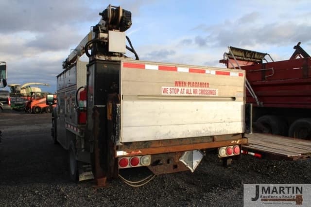 Image of Ford F-550 equipment image 3