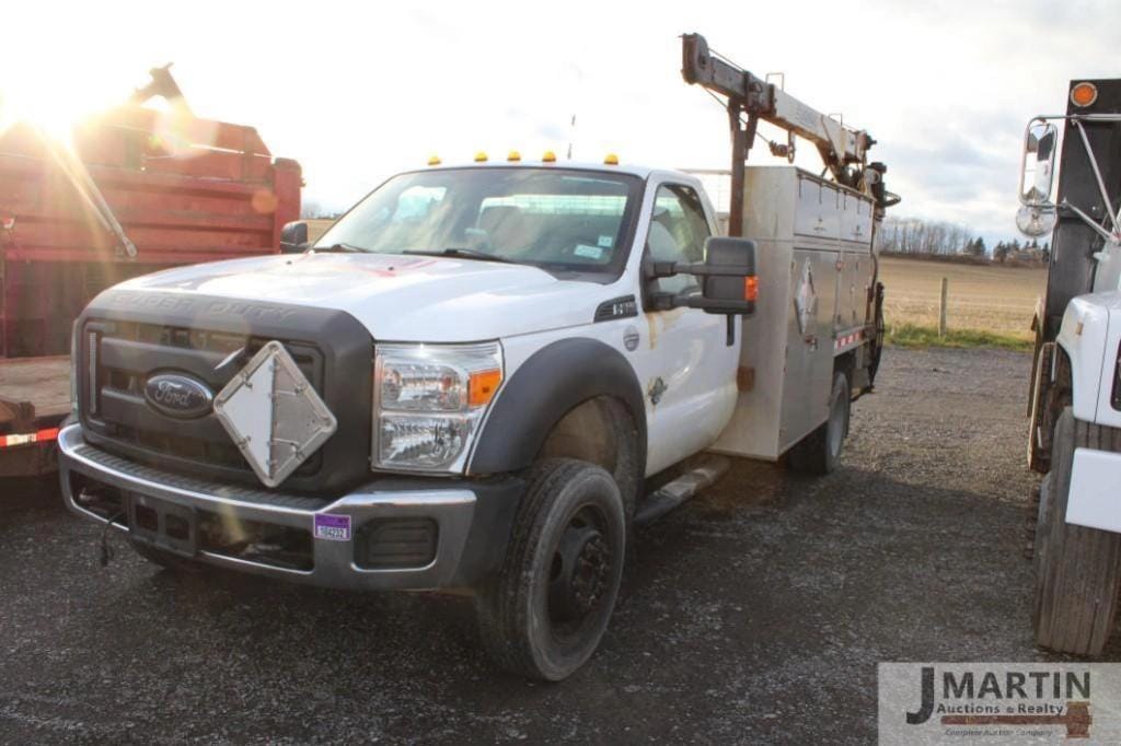 2015 Ford F-550 Equipment Image0