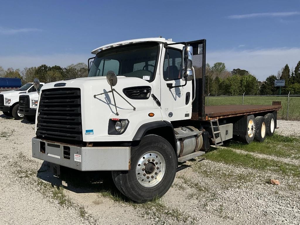 2015 Freightliner 108SD Equipment Image0