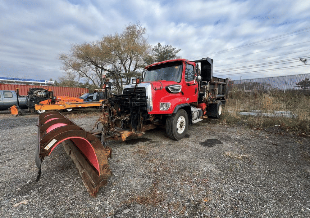 Image of Freightliner 108SD Primary image