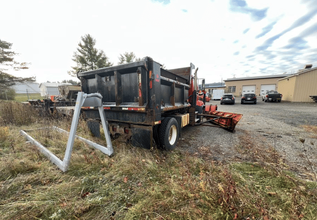 Image of Freightliner 108SD equipment image 3