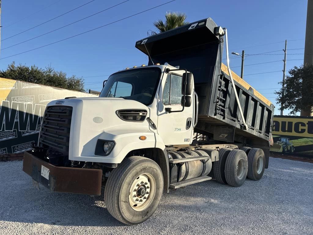 2015 Freightliner 108SD Equipment Image0