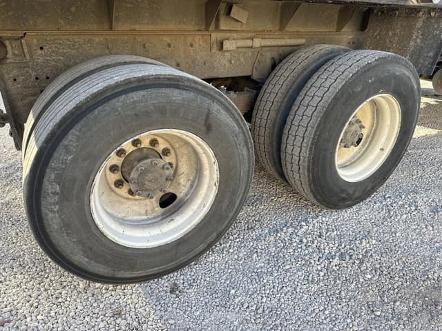 Image of Freightliner 108SD equipment image 3