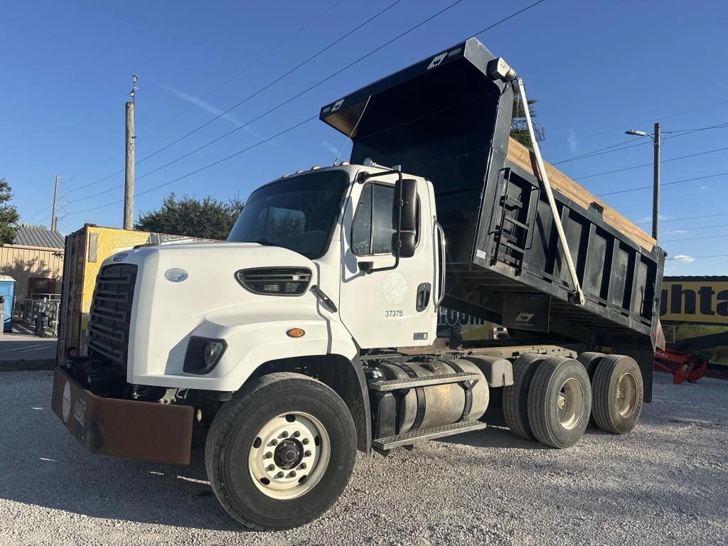 2015 Freightliner 108SD Image